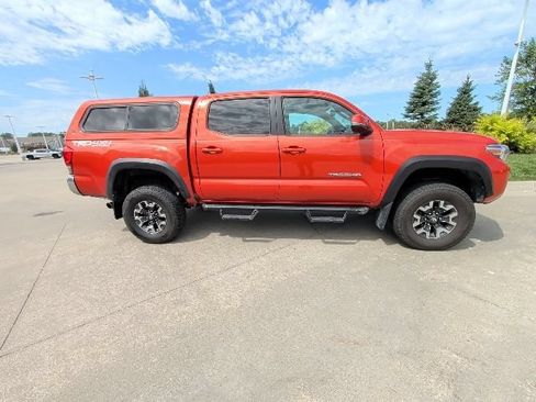 Used 2016 Toyota Tacoma TRD Off-Road w/ Towing Package AWD/4WD image 6