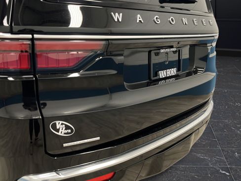 Used 2023 Jeep Wagoneer Series II AWD/4WD image 41