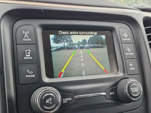 Used 2018 Jeep Cherokee Latitude AWD/4WD image 18