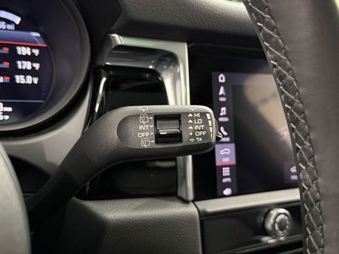 Certified 2025 Porsche Macan image 51