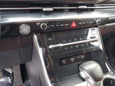 Used 2022 Kia Carnival SX Prestige image 17