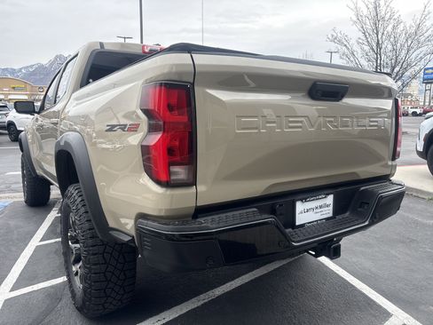 Used 2024 Chevrolet Colorado ZR2 w/ Technology Package image 3