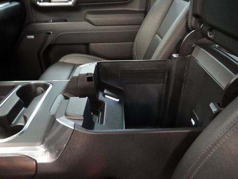 Used 2024 GMC Sierra 3500 SLT w/ SLT Convenience Package AWD/4WD image 25