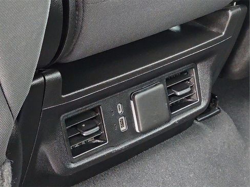 Used 2024 GMC Sierra 1500 SLE image 15