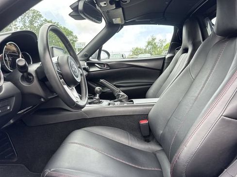 Used 2018 MAZDA MX-5 Miata RF Grand Touring RWD image 12