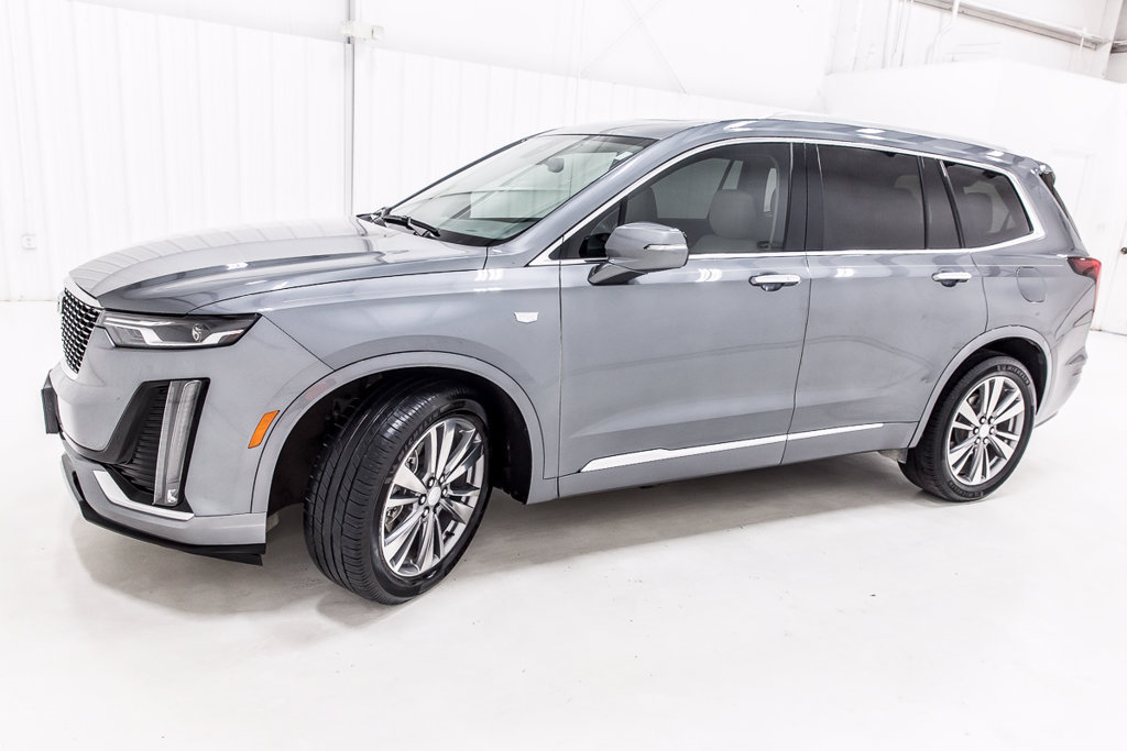 Used 2022 Cadillac XT6 Premium Luxury FWD image 3