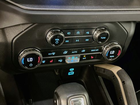 Used 2025 Ford Bronco Badlands AWD/4WD image 24