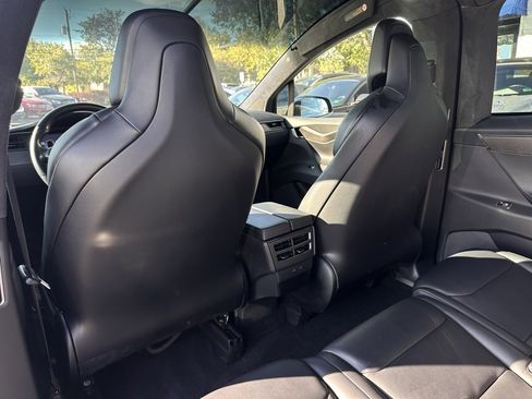 Used 2018 Tesla Model X 75D image 18