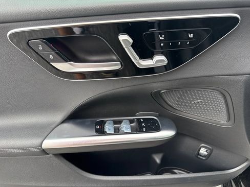 Used 2025 Mercedes-Benz C 300 Sedan image 18