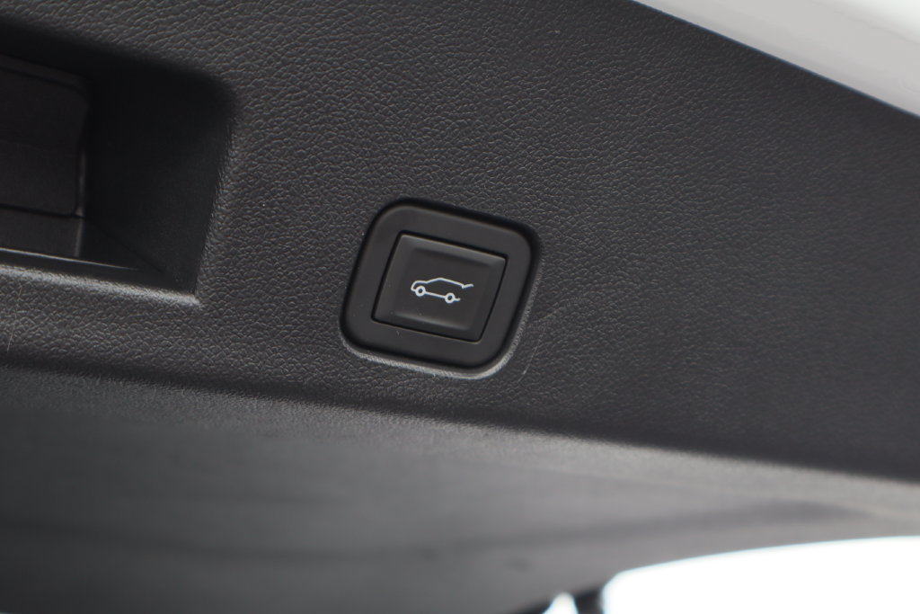 Certified 2026 GMC Acadia Elevation w/ Elevation Premium Package FWD image 28