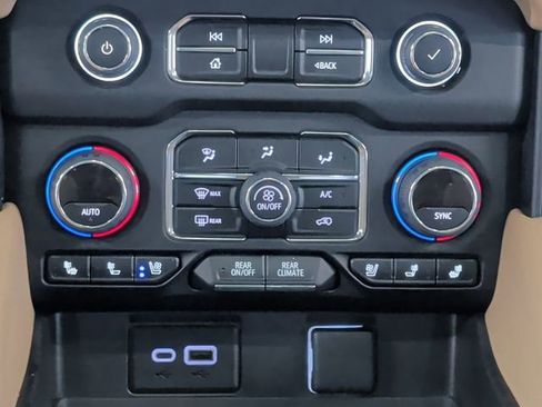 Used 2024 Chevrolet Tahoe Premier image 4