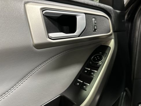 Certified 2023 Ford Explorer XLT w/ Equipment Group 202A image 15