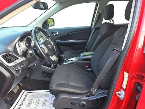 Used 2020 Dodge Journey SE w/ SE Popular Equipment Group image 9