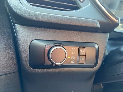 Used 2022 Ford Escape SE image 17