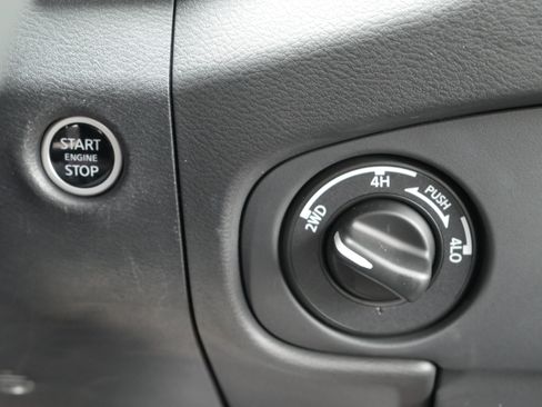 Certified 2024 Nissan Frontier PRO-4X w/ Pro Convenience Package image 8