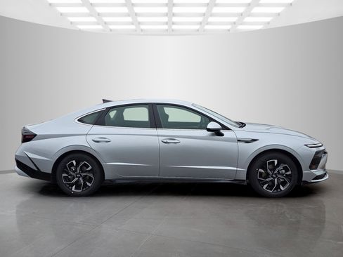 New 2025 Hyundai Sonata SEL image 6