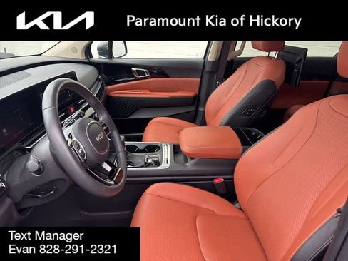 Used 2025 Kia Carnival SX Prestige image 28