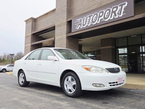 Used 2004 Toyota Camry LE image 1