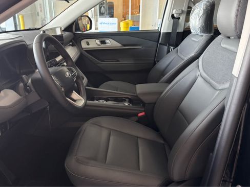 New 2026 Ford Explorer Active w/ Active Comfort Package AWD/4WD image 21