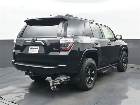 Used 2021 Toyota 4Runner SR5 image 6