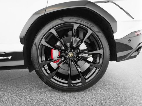 Used 2024 Lamborghini Urus S AWD/4WD image 34