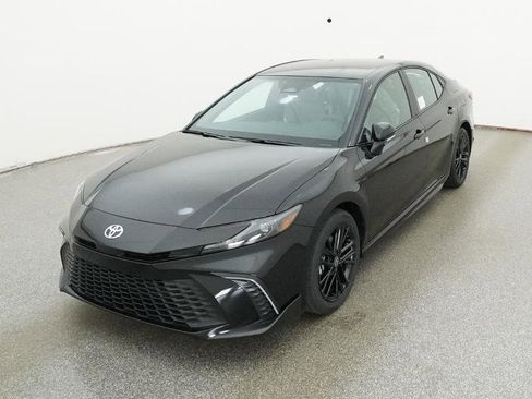 New 2026 Toyota Camry SE FWD image 3