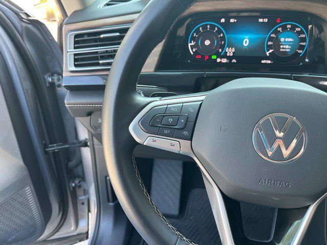 Used 2025 Volkswagen Atlas SE FWD image 22