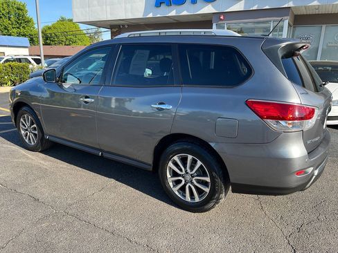 Used 2015 Nissan Pathfinder SV FWD image 12