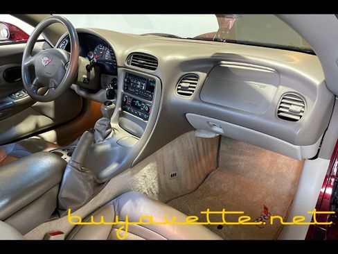 Used 2003 Chevrolet Corvette Coupe w/ Preferred Equipment Group RWD image 15