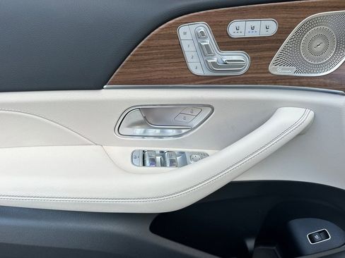 New 2026 Mercedes-Benz GLS 580 4MATIC image 22
