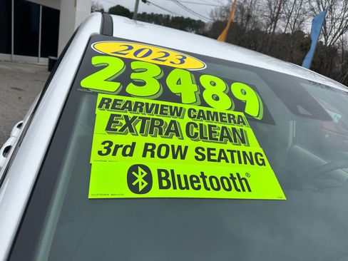 Used 2023 Chrysler Voyager LX image 25