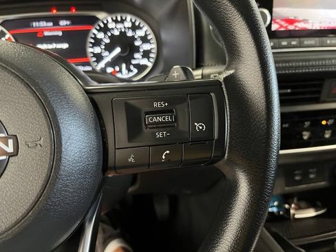 Used 2024 Nissan Rogue S AWD/4WD image 27