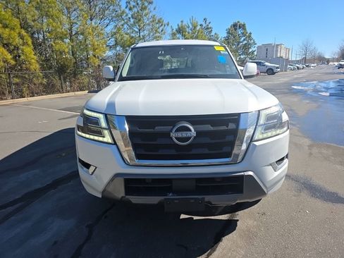 Used 2023 Nissan Armada SV image 5