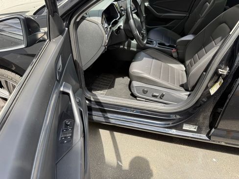 Used 2024 Volkswagen Jetta SE image 6