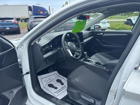 Used 2025 Volkswagen Jetta S FWD image 9