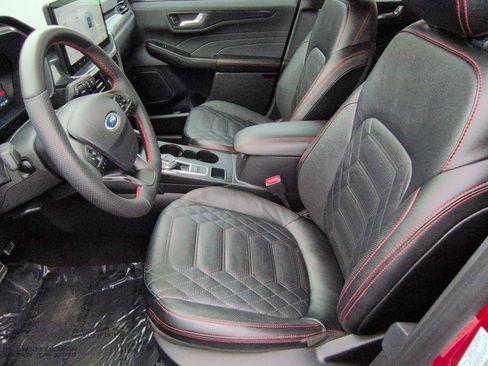 Used 2023 Ford Escape ST-Line Elite w/ Premium Technology Package image 10