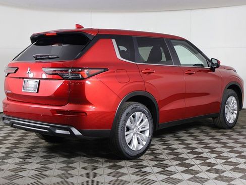 New 2026 Mitsubishi Outlander ES FWD image 9