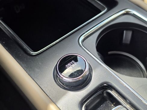 Used 2024 Lincoln Corsair FWD image 25