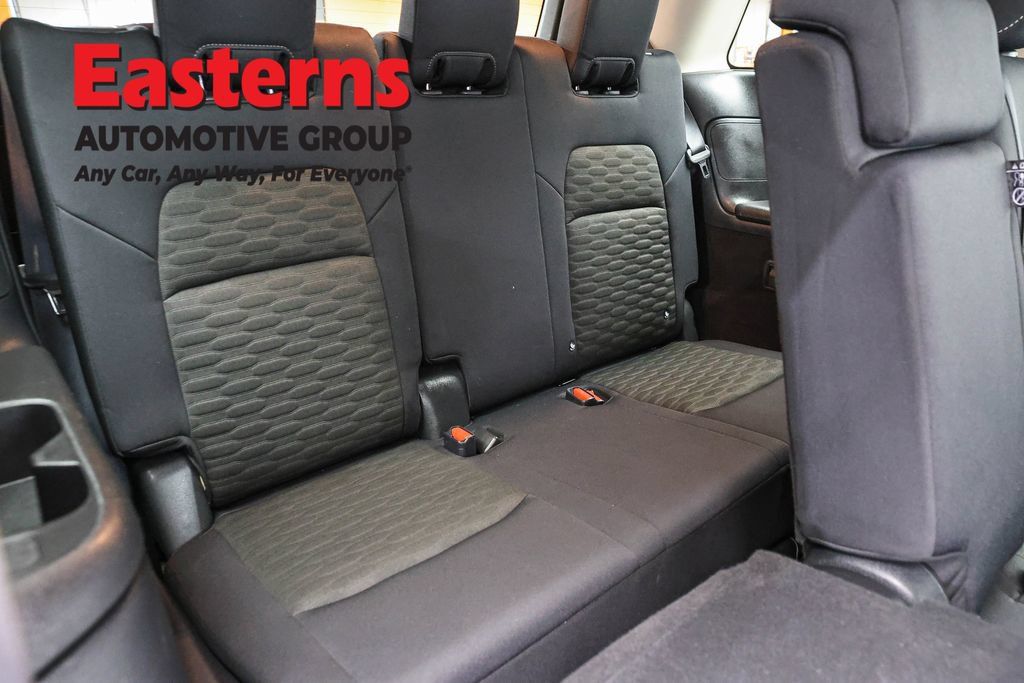 Used 2023 Nissan Pathfinder S AWD/4WD image 25