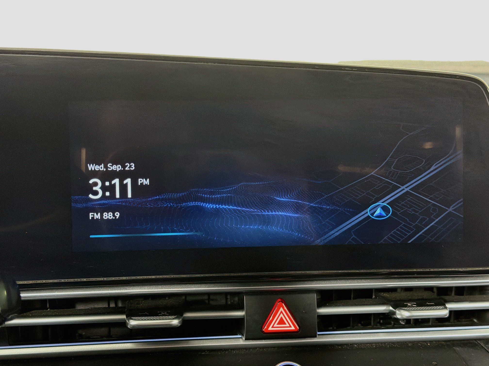 Used 2025 Hyundai Elantra Limited FWD image 21