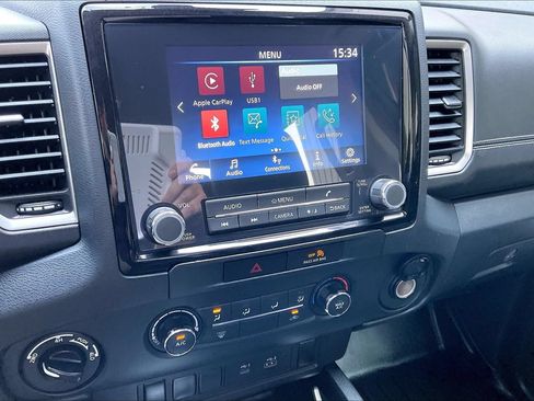 Used 2022 Nissan Frontier SV AWD/4WD image 9