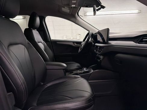 Certified 2026 Ford Escape SE w/ PHEV Premium Package image 31