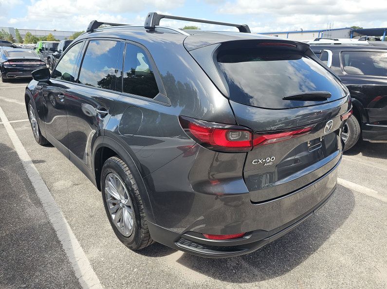 Used 2024 MAZDA CX-90 3.3 Turbo w/ Preferred Plus AWD/4WD image 4