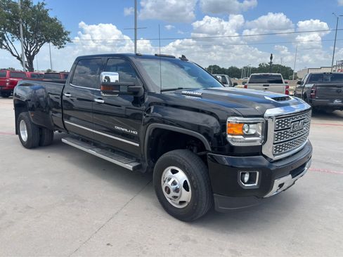 Used 2018 GMC Sierra 3500 Denali w/ Duramax Plus Package AWD/4WD image 5