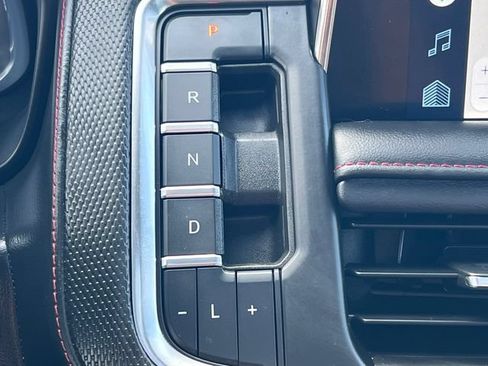 Used 2022 Chevrolet Suburban RST w/ Luxury Package AWD/4WD image 30