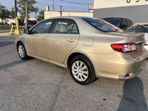 Used 2013 Toyota Corolla LE FWD image 6