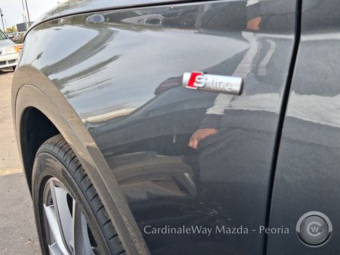 Used 2021 Audi Q5 e Premium Plus w/ Premium Plus Package image 11