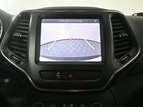 Used 2020 Jeep Cherokee Trailhawk w/ Cold Weather Group image 28