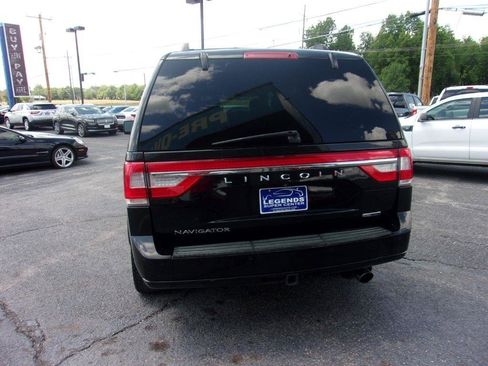 Used 2015 Lincoln Navigator 2WD image 7