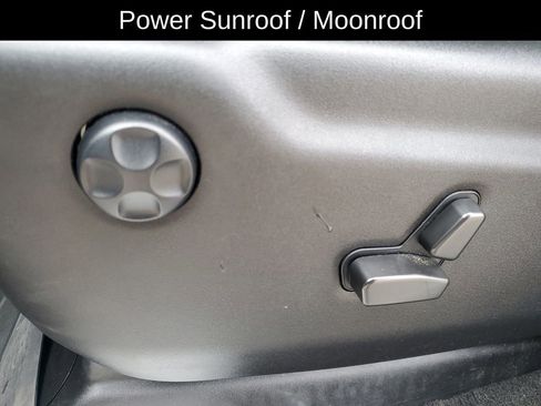 Used 2022 Jeep Grand Cherokee Limited w/ Luxury Group II image 7